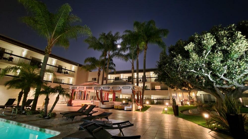 เอเทรียม โฮเทล แอต ออเรนจ์ เคาน์ตี แอร์พอร์ต Hotel เออร์ไวน์ ภายนอก รูปภาพ